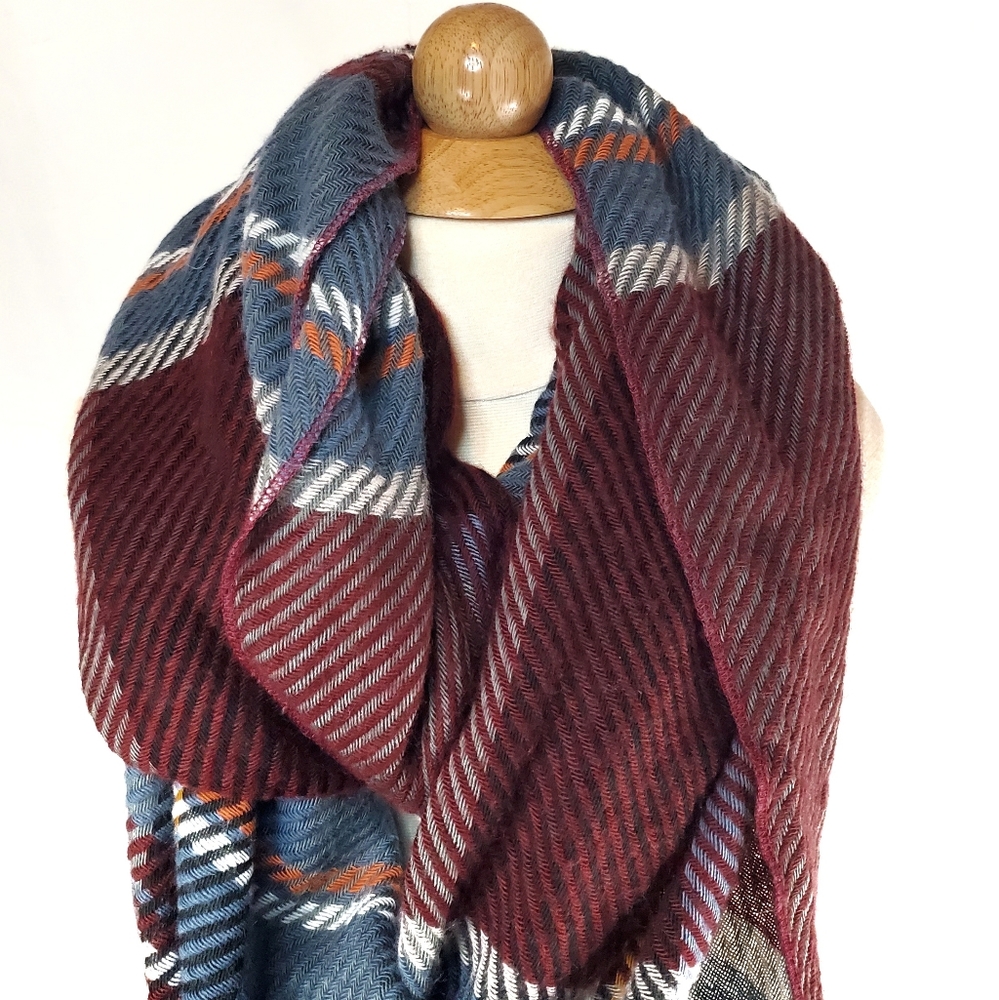 Drape infinity scarf. - Picture 2 of 4